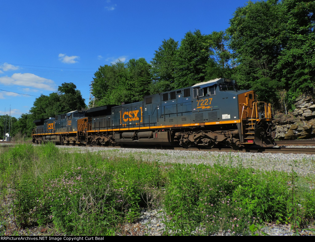 CSX 7227, 7006 (2)